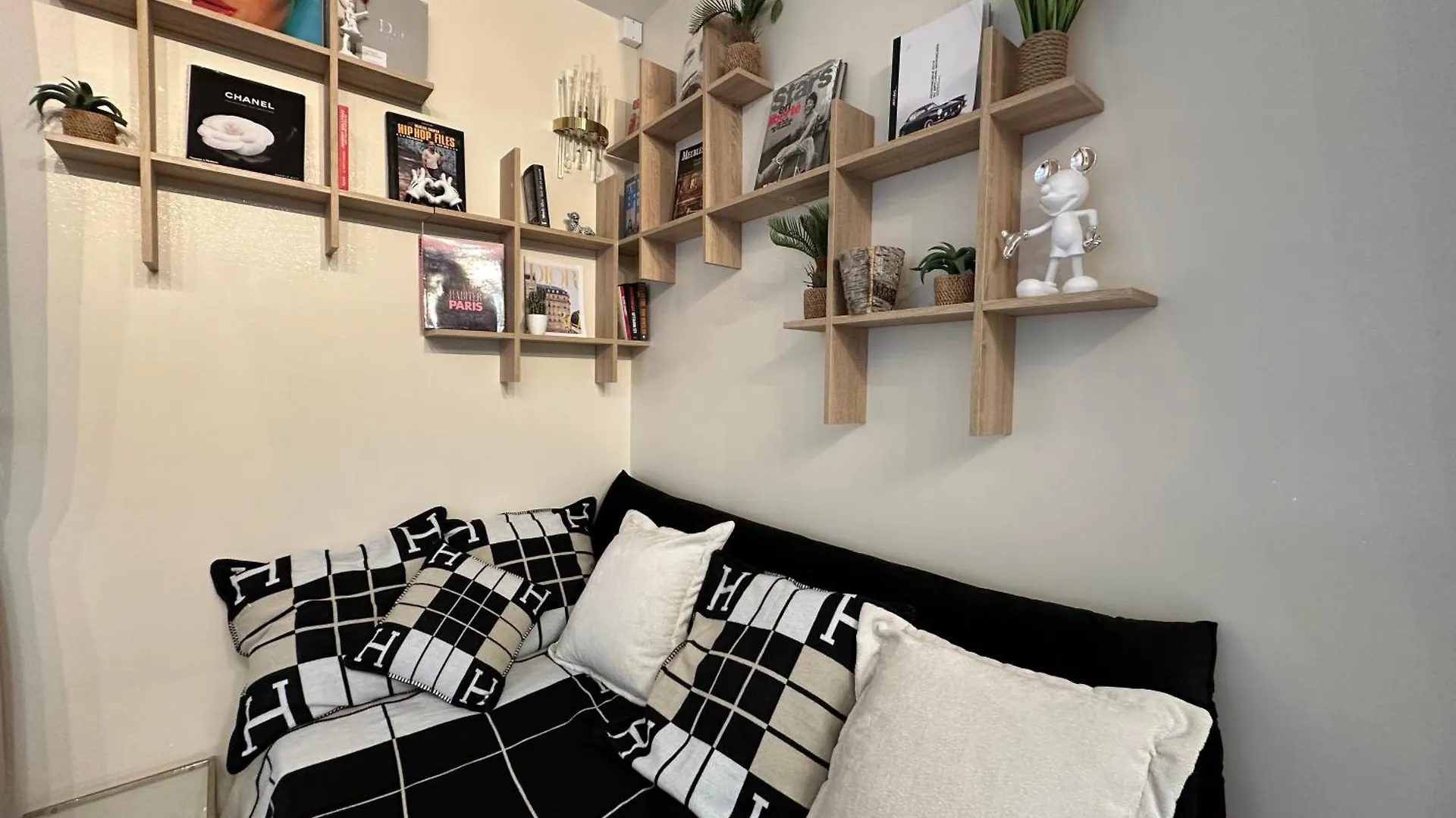 21a Marechal Foch Avenue Champs-elysees Paris