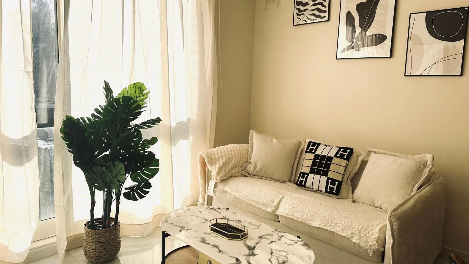 Apartment 21a Marechal Foch Avenue Champs-elysees