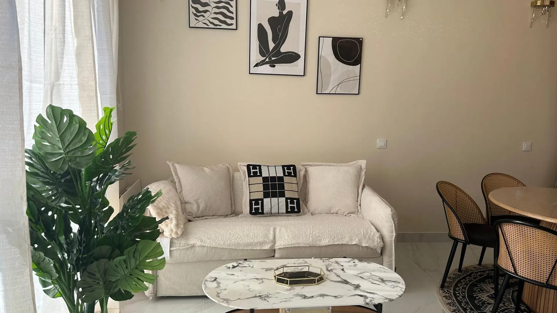 21a Marechal Foch Avenue Champs-elysees Apartment