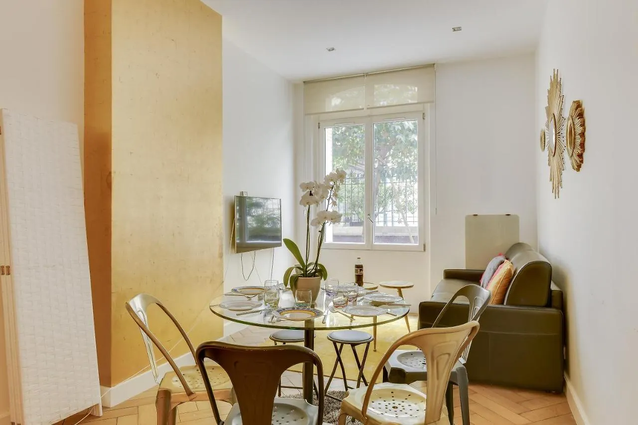 Apartment 21a Marechal Foch Avenue Champs-elysees *