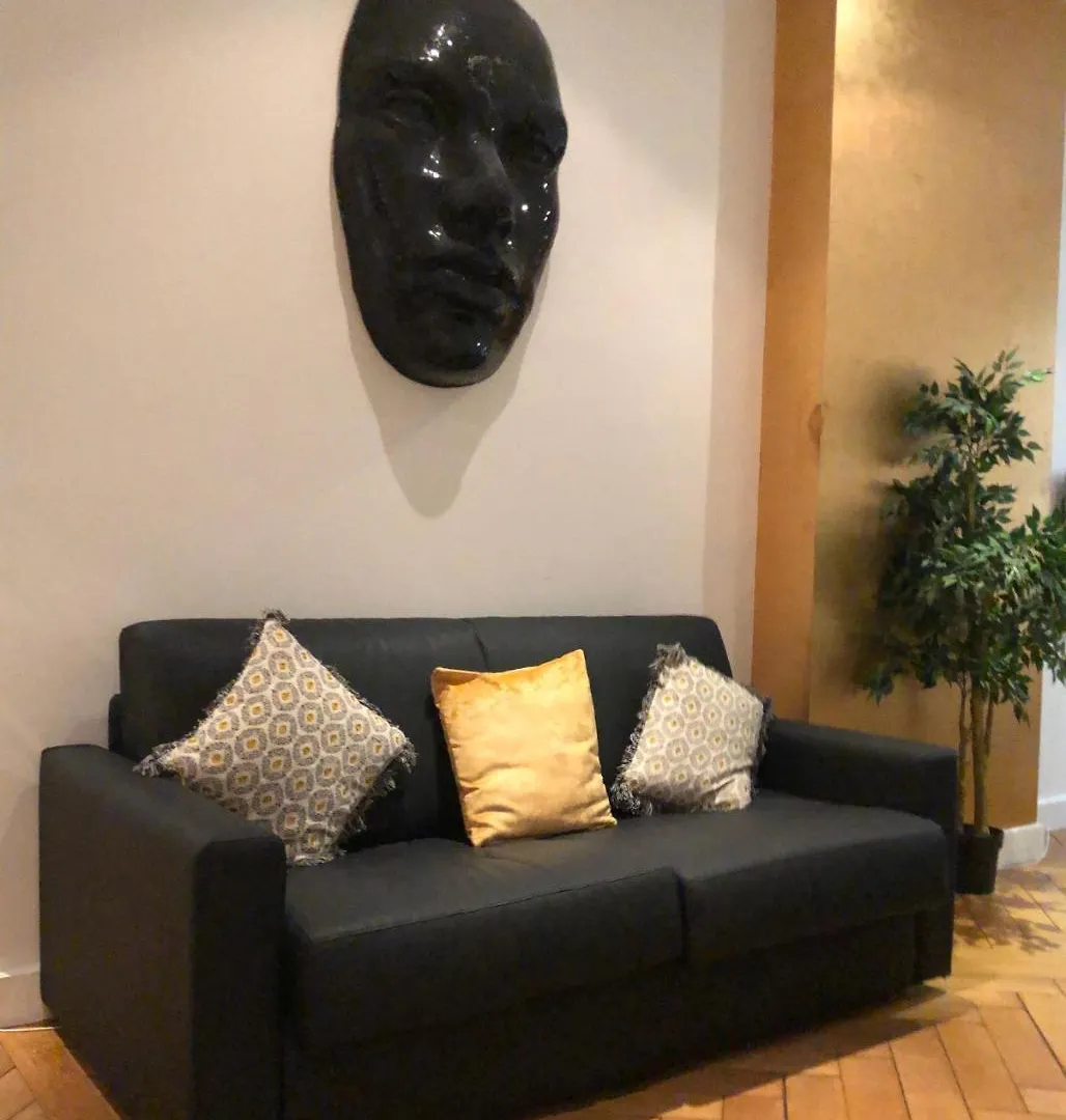 21a Marechal Foch Avenue Champs-elysees *