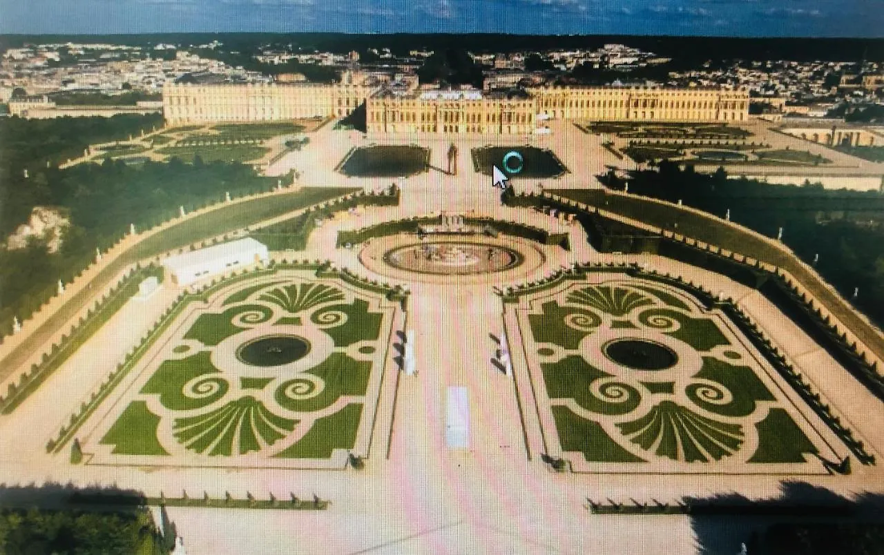 21a Marechal Foch Avenue Champs-elysees